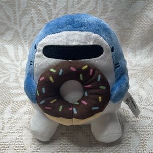 Samezu Nom Nom Jinbe (Whale Shark) & Donut plush